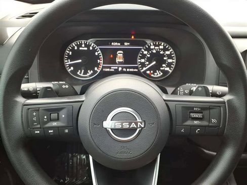 Used 2024 Nissan Pathfinder S image 14