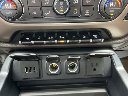 Used 2015 GMC Sierra 2500 Denali w/ Duramax Plus Package image 36