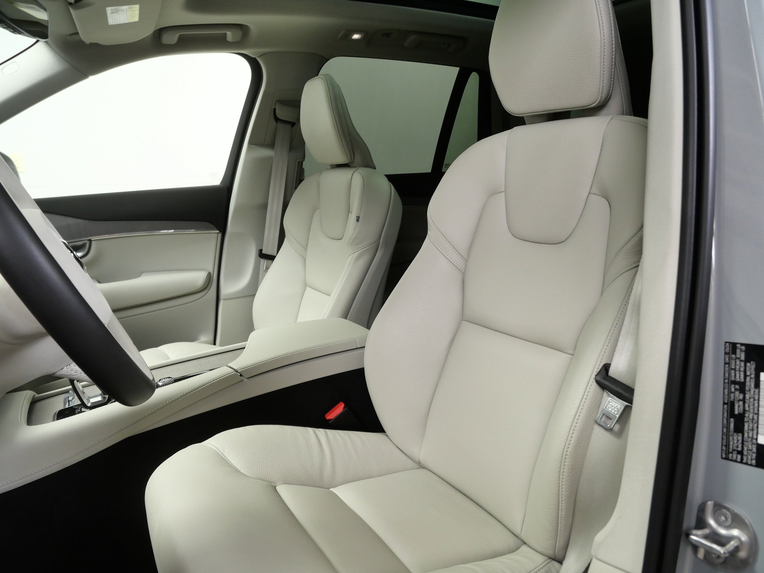 Used 2025 Volvo XC90 T8 Plus w/ Protection Package Premier AWD/4WD image 15