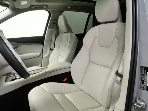 Used 2025 Volvo XC90 T8 Plus w/ Protection Package Premier AWD/4WD image 15