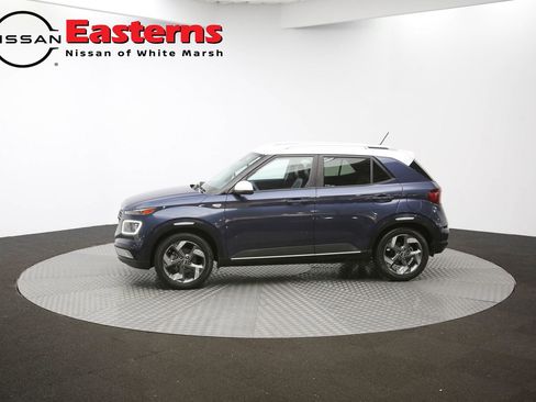 Used 2023 Hyundai Venue Limited image 96