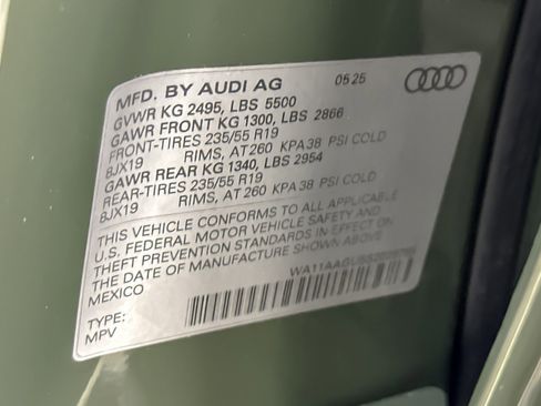 Used 2025 Audi Q5 Premium w/ 19" Wheel Package image 27