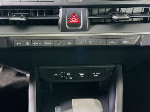 Used 2025 Kia K4 LXS image 23