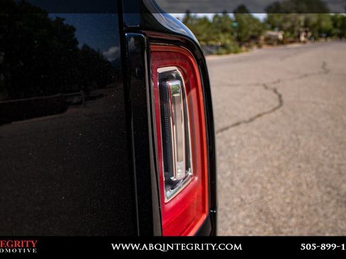 Used 2022 Rolls-Royce Cullinan w/ Dynamic Package image 12