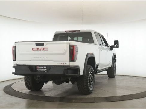 Used 2025 GMC Sierra 2500 AT4X image 7