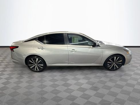 Used 2019 Nissan Altima 2.5 SR FWD image 8