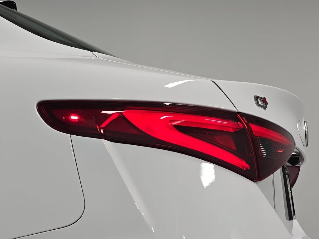 Used 2019 Alfa Romeo Giulia AWD image 28