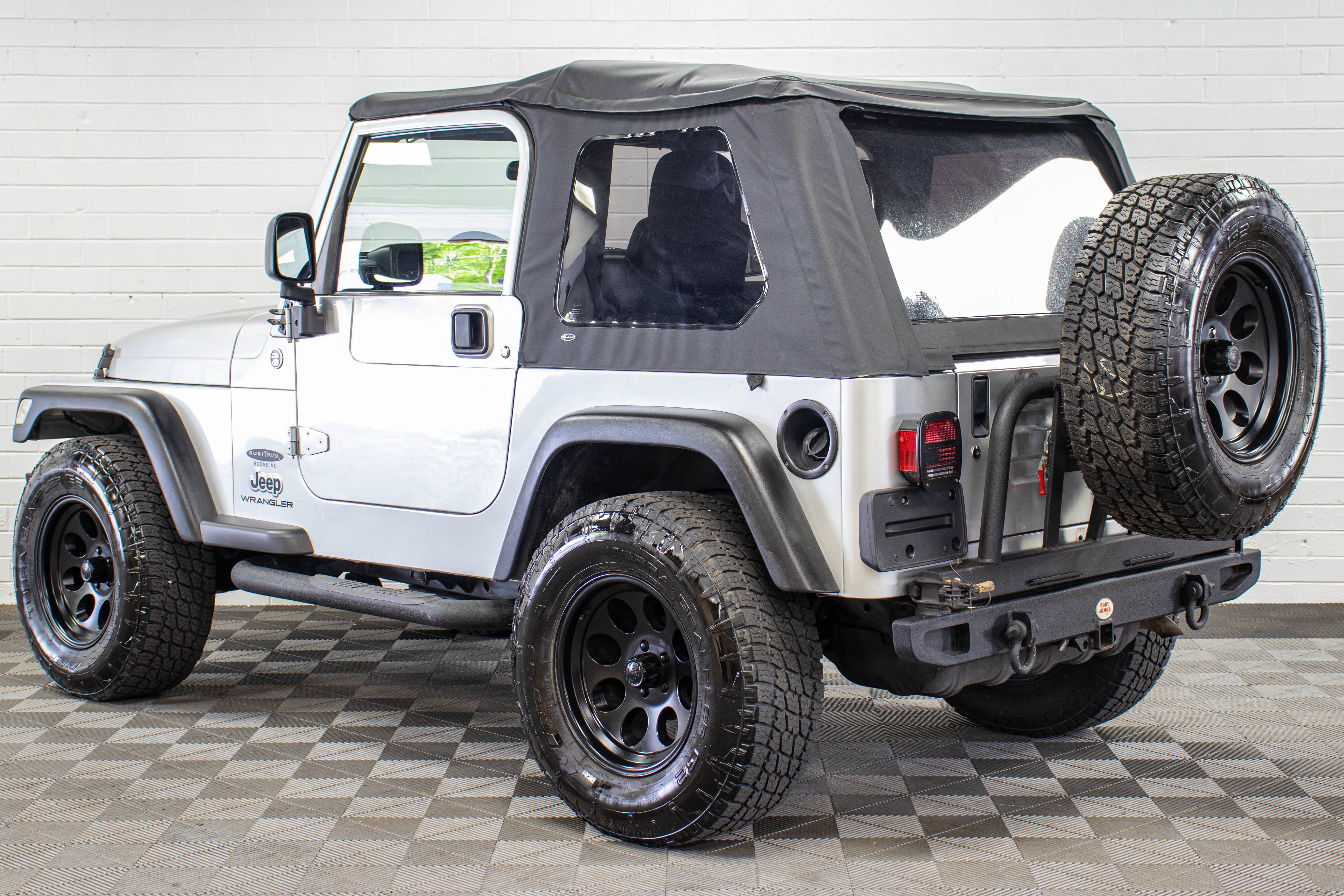Used 2005 Jeep Wrangler X w/ Tire & Wheel Group (Ecco) AWD/4WD image 5