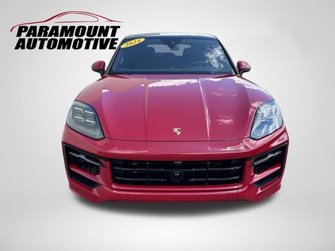Used 2024 Porsche Cayenne Coupe AWD/4WD image 2