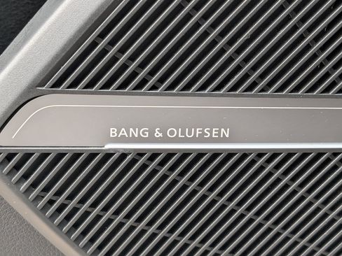 Used 2024 Audi Q5 e Premium Plus image 38