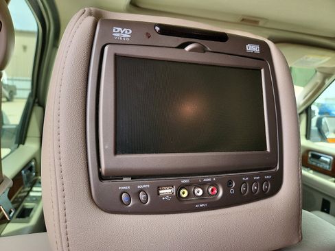 Used 2012 Lincoln Navigator L 2WD image 10