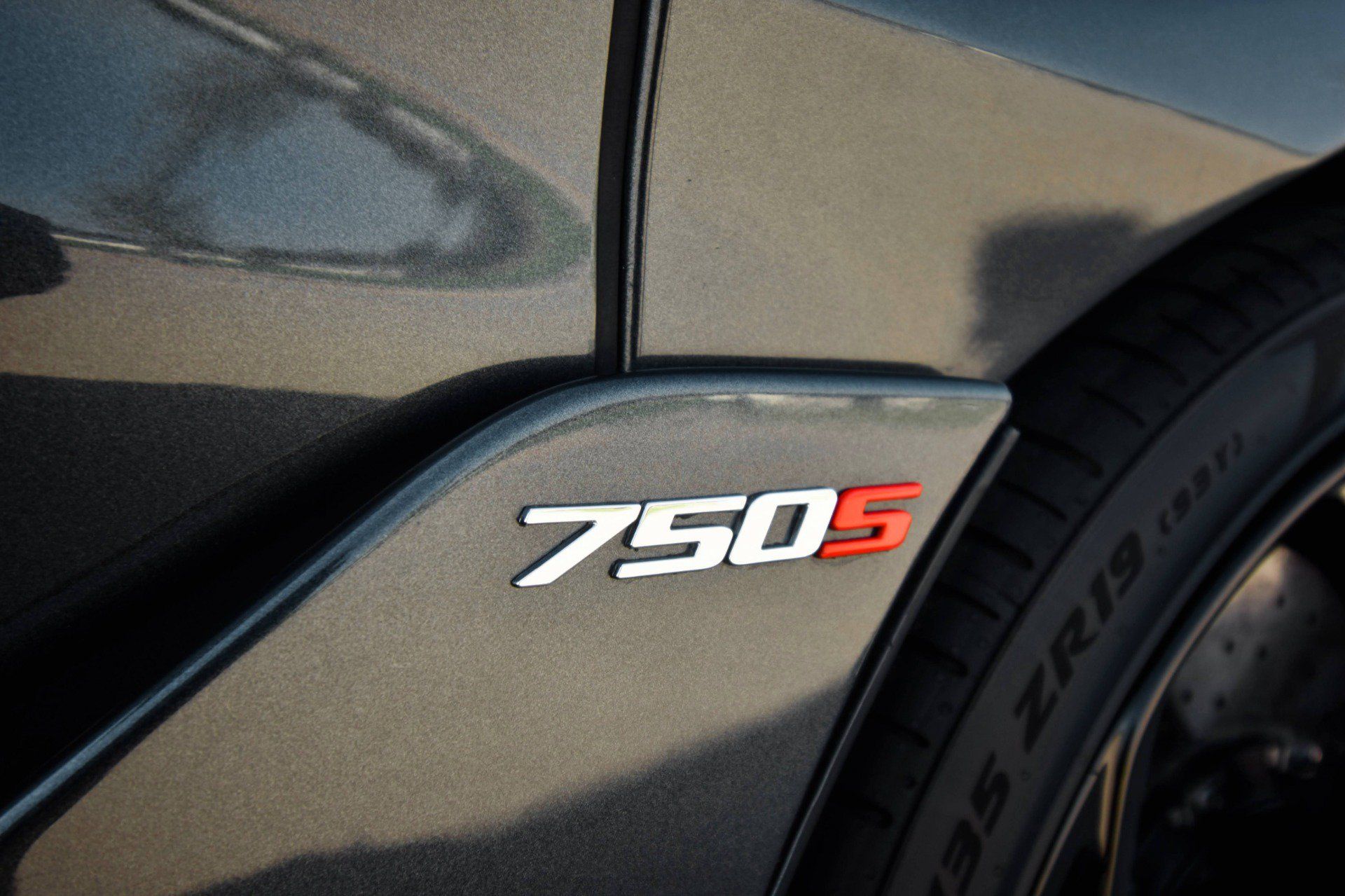 Used 2024 McLaren 750S Spider RWD image 16