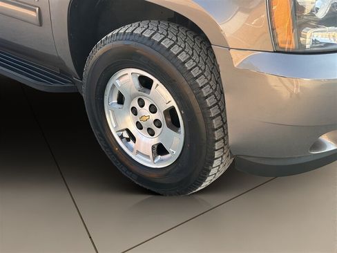 Used 2012 Chevrolet Suburban LT AWD/4WD image 22