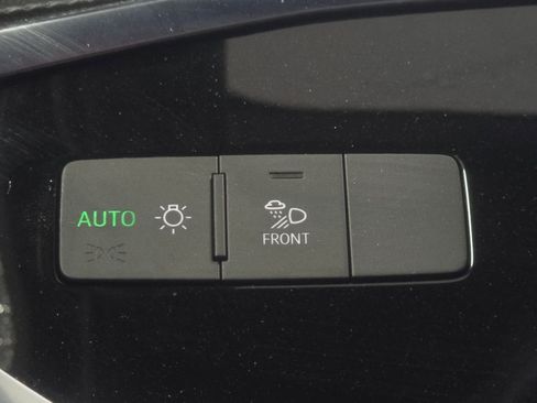 Certified 2025 Audi Q3 2.0T Premium w/ Convenience Package image 39