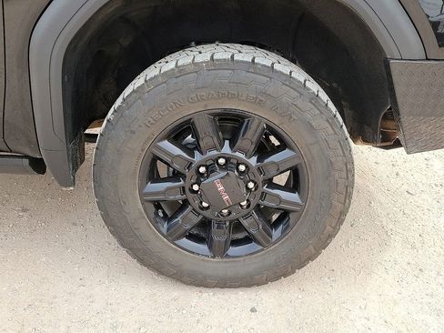 Used 2024 GMC Sierra 3500 AT4 w/ AT4 Premium Plus Package image 14