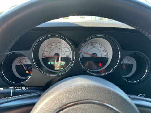 Used 2014 Dodge Challenger R/T image 19