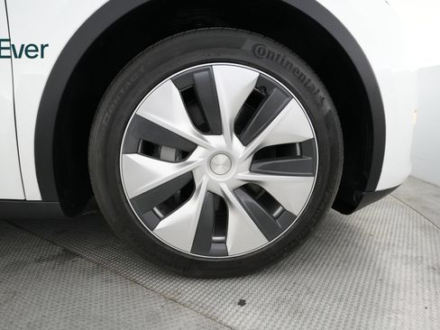 Used 2023 Tesla Model Y Long Range AWD/4WD image 20