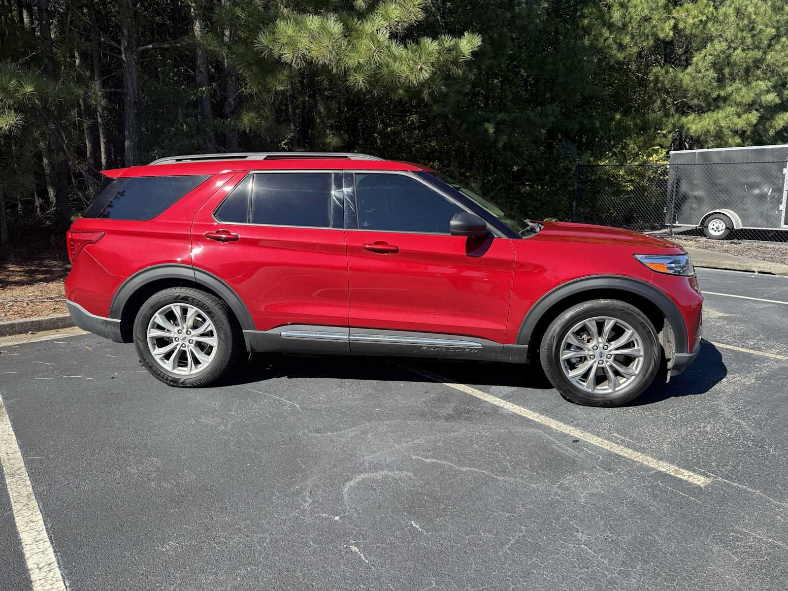 Used 2022 Ford Explorer XLT w/ Equipment Group 202A RWD image 3