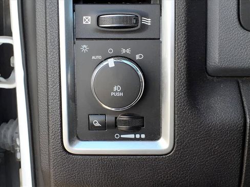 Used 2019 RAM 1500 Classic Warlock image 15