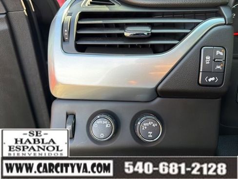 Used 2017 Chevrolet Suburban LT AWD/4WD image 17