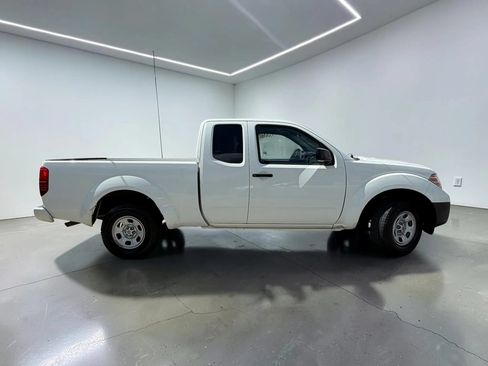 Used 2019 Nissan Frontier S RWD image 2