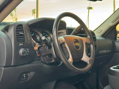 Used 2013 Chevrolet Silverado 2500 LT w/ Interior Plus Package AWD/4WD image 17