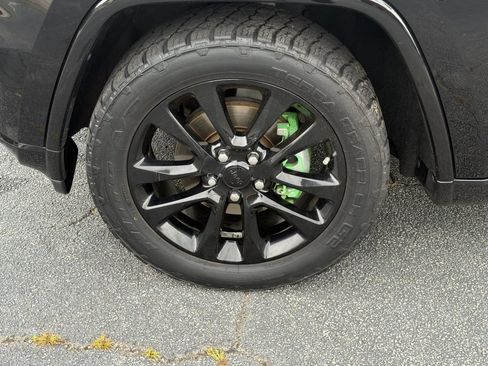 Used 2019 Jeep Grand Cherokee Altitude RWD image 12