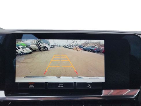 Used 2023 GMC Sierra 1500 Elevation w/ Preferred Package image 17