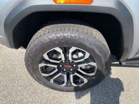 New 2025 GMC Canyon AT4 w/ Nightfall Edition image 11
