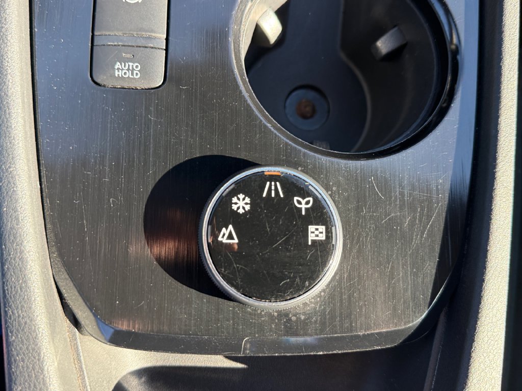 Used 2023 Nissan Rogue S AWD/4WD image 29