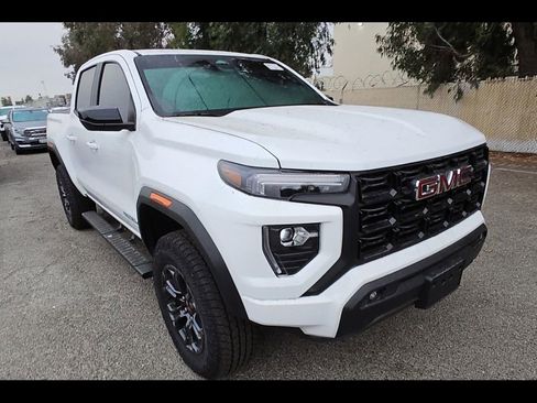 Used 2025 GMC Canyon Elevation w/ Convenience Package RWD image 2