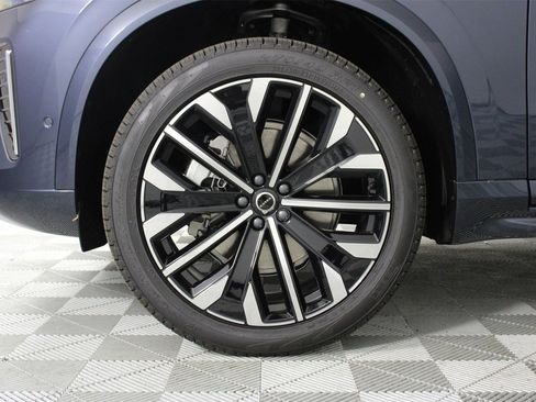 New 2026 Volvo XC90 B6 Plus w/ Protection Package Premier image 13