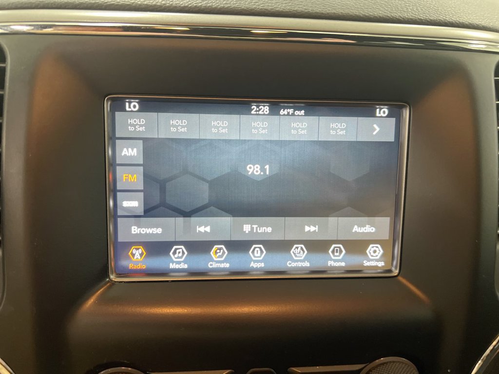 Used 2018 Jeep Grand Cherokee Laredo AWD/4WD image 14