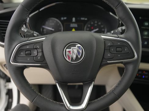 Used 2023 Buick Envision Essence image 11