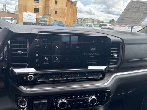 Used 2025 GMC Sierra 3500 SLT w/ SLT Premium Package image 22