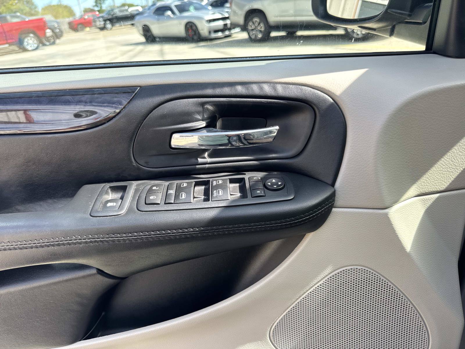 Used 2017 Dodge Grand Caravan SE w/ Power Window Group FWD image 20