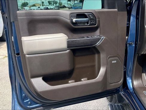 Used 2019 Chevrolet Silverado 1500 LTZ w/ LTZ Premium Package RWD image 17