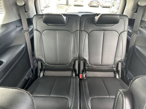 Used 2023 Jeep Grand Cherokee L Limited w/ Rear Seat Video Group I image 27