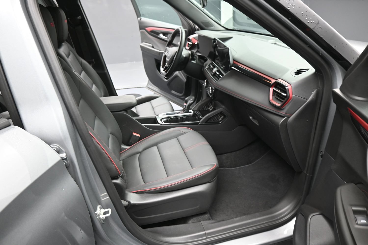 Used 2025 Chevrolet TrailBlazer RS FWD image 20