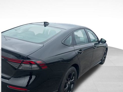 Used 2025 Honda Accord SE image 17