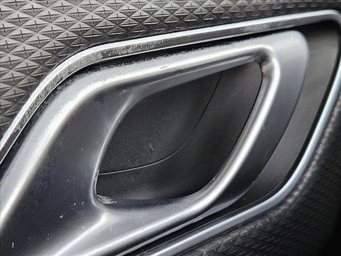 Used 2021 Land Rover Range Rover Velar R-Dynamic S image 16