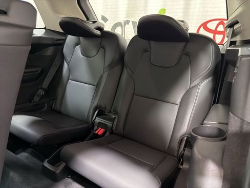 Used 2025 Volvo XC90 B5 Core AWD/4WD image 20
