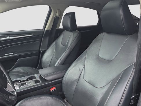 Used 2020 Ford Fusion Titanium image 5