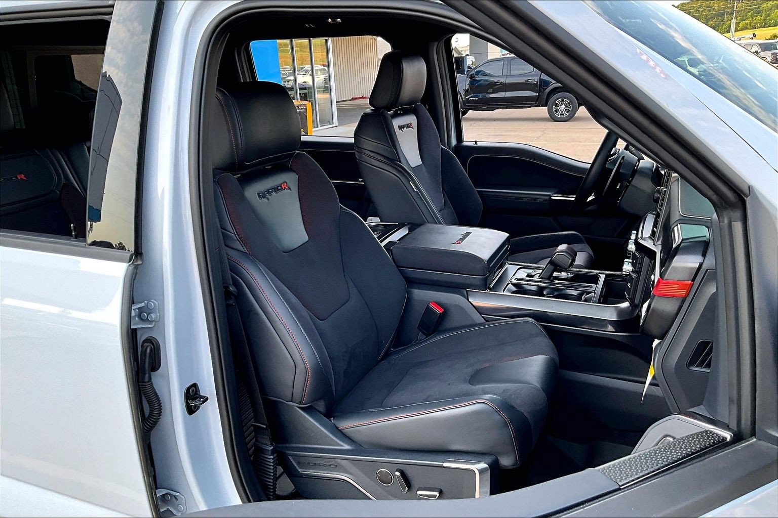 Used 2025 Ford F150 Raptor w/ Equipment Group 803A Raptor R AWD/4WD image 7