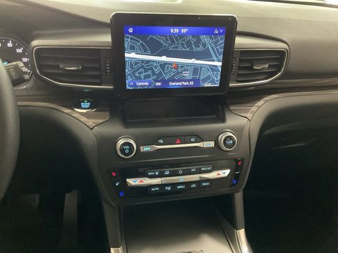Used 2020 Ford Explorer Limited image 15