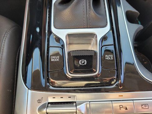 Used 2022 Kia Carnival SX image 34