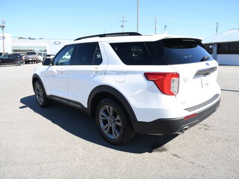 Used 2023 Ford Explorer XLT w/ Equipment Group 202A image 11