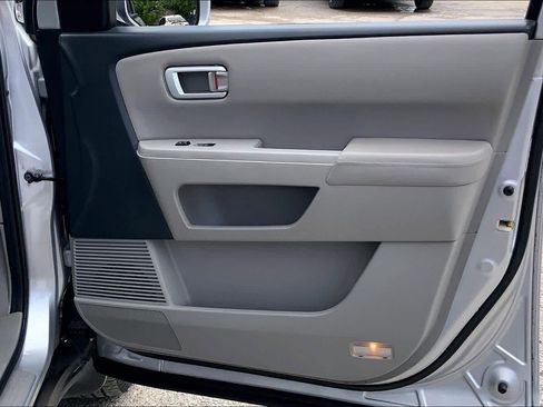 Used 2015 Honda Pilot Touring image 23