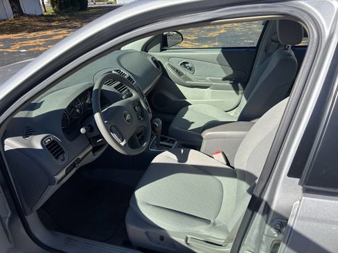 Used 2006 Chevrolet Malibu LS image 9