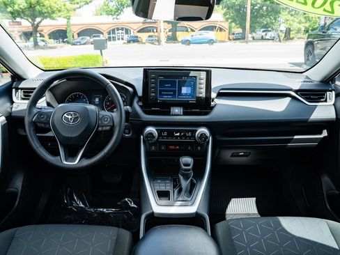 Used 2022 Toyota RAV4 XLE w/ XLE Grade Weather Package AWD/4WD image 9